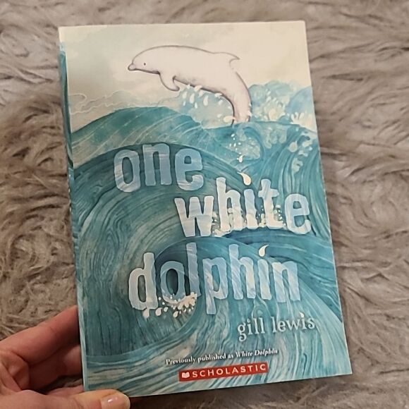 Scholastic one white dolphin and fozcraft the mage kids books - Picture 3 of 5